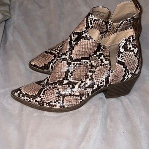 Leopard boots really good